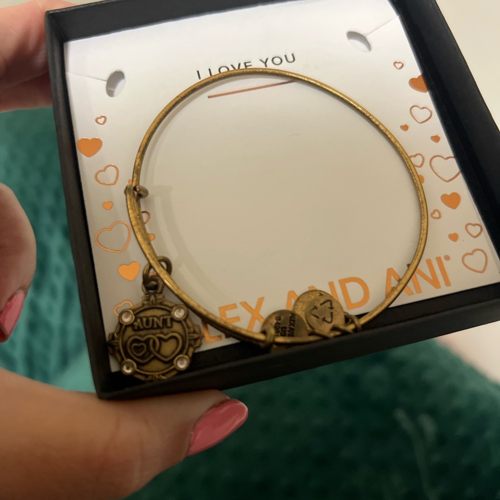 Alex and Ani I love you Aunt antique gold bracelet with box